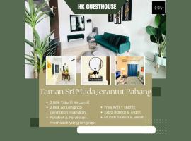 3 Bedroom - HK Guesthouse Jerantut Pahang, villa in Jerantut