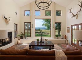 Luxury Carbondale Home, hotel v destinaci Carbondale