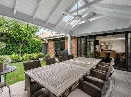 Iris at Norwood - Luxe Indoor-Outdoor Living near CBD