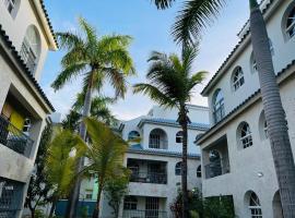 paradise close to the beach pool free parking,wifi- punta cana, apartamento em Punta Cana
