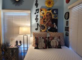 Jazzy Studio in a GREAT Location, leilighet i New Orleans