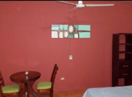 31 ave home stay, hotel in Managua