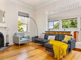 Charming Merewether Cottage