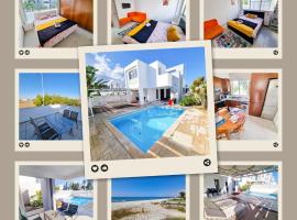 Beach Villa With Private Pool And BBQ, hotel a Larnaka