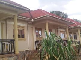 Kakande's Pilgrims house, хотел в Кампала