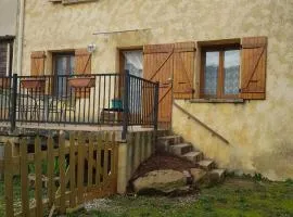 Maison dans un village calme