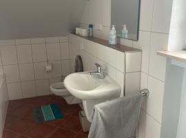 Chambre avec 3 lits, Bed & Breakfast in Trier