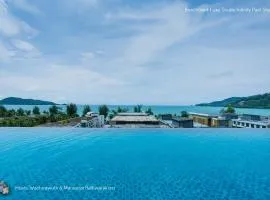 Beachfront Deluxe Infinity Pool