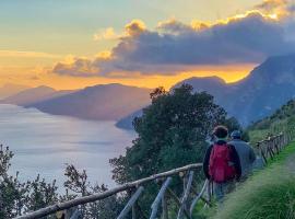 Coastal Cliff, Amalfi 3，Pianillo的飯店