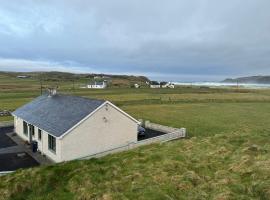 Hughie's Farm Cottage, vacation home in Clonmany