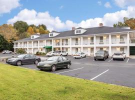 Quality Inn, pet-friendly hotel in Carrollton