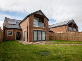 Northumberland Luxury Stays - The Galloway, hotel in West Chevington