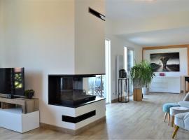 Magnificent accommodation , 200m from the beach., מלון בלבן