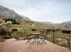 Mirose's holiday home 39, hotel em Castelbuono