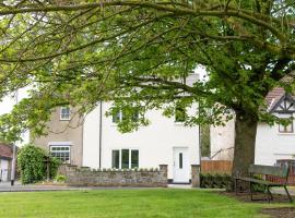 Two Bedroom Country Cottage in County Durham with Village Pub and Free Parking For Holidays and Work Stays, hôtel à Newton Aycliffe