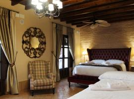 Casa Rural Andalucia Mia, hotel in Aracena