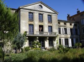 Gertrud's Suite - suite in shared Village Chateau, hotel with parking in Chalabre