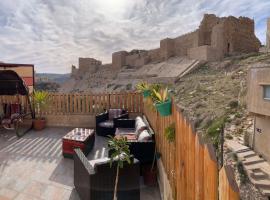 Bubble castle house, hotell i Kerak