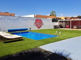 Villa Barbie: Caleta De Fuste'de bir havuzlu otel