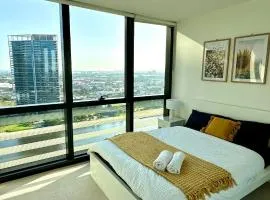 Free Parking Private Room in Docklands - Amazing View - Host Stay