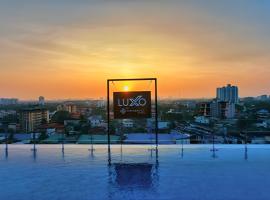 Luxo Kochi – hotel w mieście Ernakulam