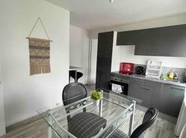 Le coin cosy 38 m2, hotel with parking in Orchies