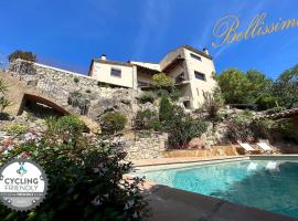 Luxury Villa Girona Bellissimo, hotel a Girona