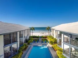 Beach Front Condo Sea View Play at Gulf Place
