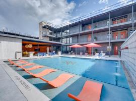 Pet-Friendly New Braunfels Condo with Shared Pool!, apartm&aacute;n v rezidenci v destinaci New Braunfels