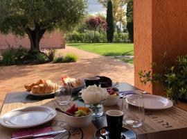 Casale Appia, hotel in zona Giardino di Ninfa, Latina