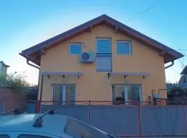 Yellow Palace (FREE parking)