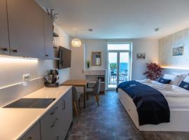 Blue Pearl Elite Apartments, apartmen servis di Piran