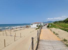 LA VILLA A 100 METRI DAL MARE BANDIERA BLU, viešbutis mieste Sperlonga