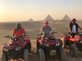El 3 Amigos pyramids inn