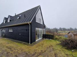 Holiday Home Ajvi - 900m from the sea in NW Jutland by Interhome: Blokhus şehrinde bir tatil evi