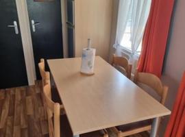 Mobile Home cosy 4/6 pers, kamp u gradu Jer