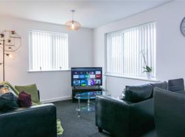 Levon House 2 Bed Apt with Netflix & Parking in Coventry, hotell i Longford