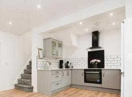 Spacious and homely House, apartment in Nottingham