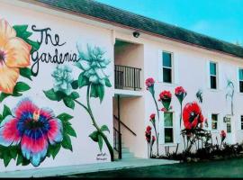 The Gardenia House, gostionica u gradu Nejpls