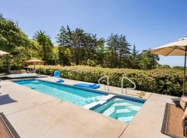 Bay View Ridge Holiday Home Private Pool Hot Tub between Santa Cruz and Monterey, hotel in Watsonville