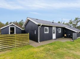 Holiday Home Tammo - 900m from the sea in NW Jutland by Interhome, feriehus i Torsted