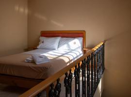 Suites Sevilla, hostal o pensió a Puebla