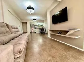 300 - Apto com 02 dormitórios 100m praia de Bombas