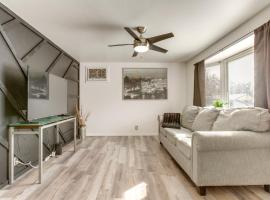 Covered Patio, Gas Grill and Yard Sheridan Home!, hotel in Sheridan