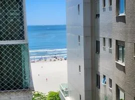 Em frente à praia em Balneário, 6 hóspedes VU3572