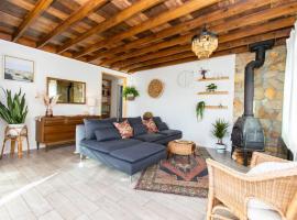 Desert Escape+Art studio+Trailer, hótel í Sunfair Heights