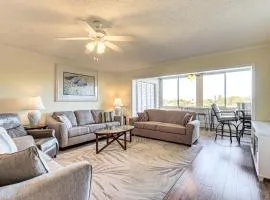 Waterfront Bradenton Condo 3 Mi to Beach!