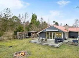 Nice Home In Sjællands Odde With Wifi