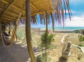 LA PUNTA LOBITOS HOTEL، فندق في تالارا