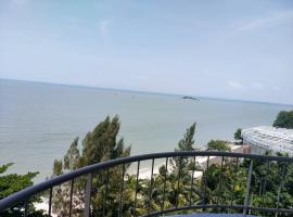 Beachfront full sea penang, hotelli kohteessa Tanjung Bungah